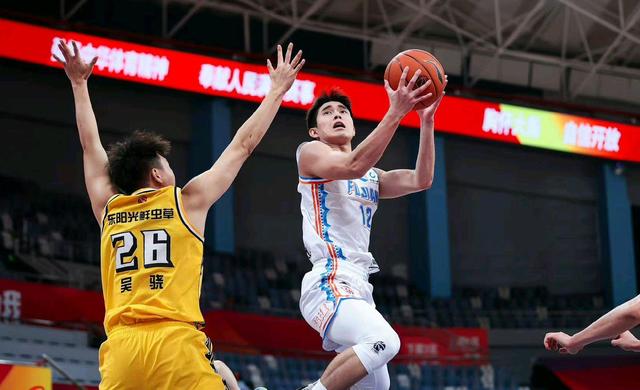 爱游戏官方网站关于葡萄牙体育迎CBA常规赛关键赛,今夜复出首秀,悬念犹存,球探报告显示潜力的信息